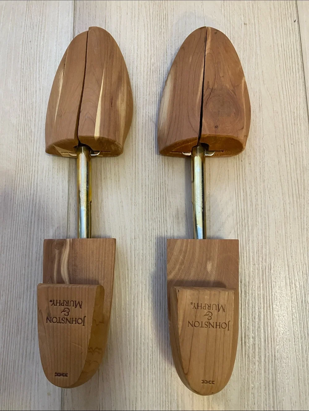 Johnston & Murphy Natural Brown Cedar Shoe Trees (Pair)